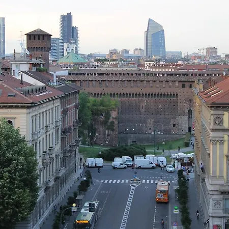 Charming The Castle Apartment Milan
