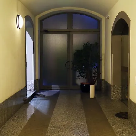 Charming The Castle Apartment Milan